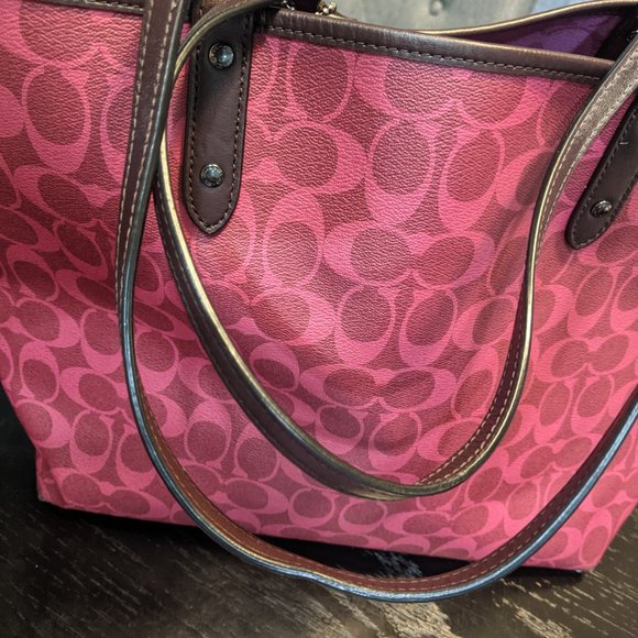 Coach Set - Picture 3 of 3